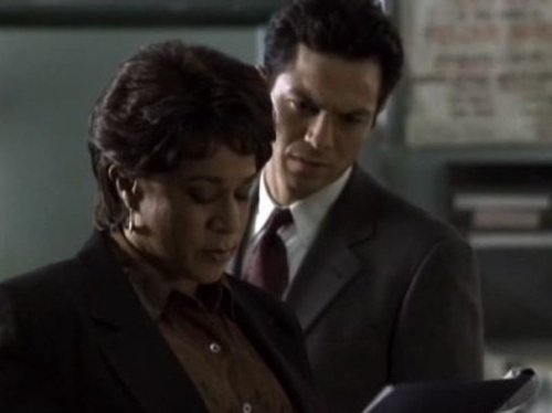 Law & Order S9E13 - Hunters