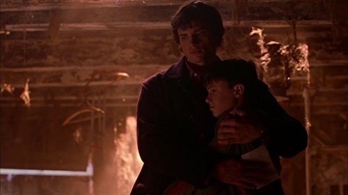 Smallville S1E16 - Stray